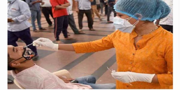 దేశంలో క్రమంగా తగ్గుతున్న కరోనా కేసులు..