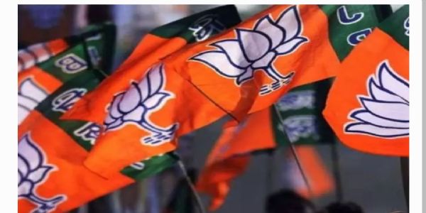 పశ్చిమబెంగాల్ అసెంబ్లీలో గందరగోళం. నలుగురు బీజేపీ ఎమ్మెల్యేల సస్పెండ్!