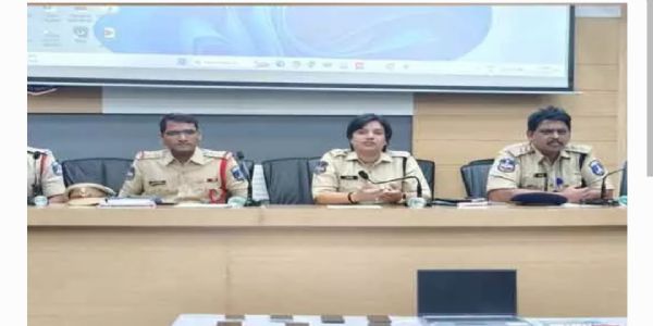 బెట్టింగ్ యాప్స్ ప్రమోషన్స్.. నలుగురు నిందితుల అరెస్ట్