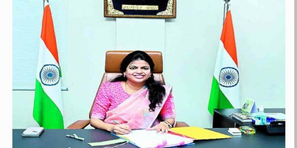 కమ్యూనిటీ హెల్త్ సెంటర్ను తనిఖీ చేసిన కలెక్టర్ స్నేహ శబరీష్