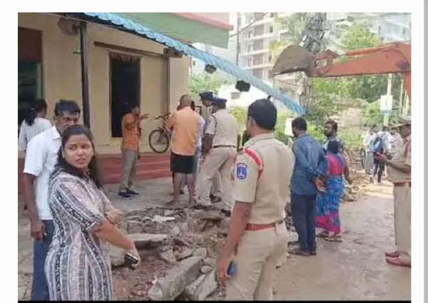 టౌన్ ప్లాన్ అధికారులు