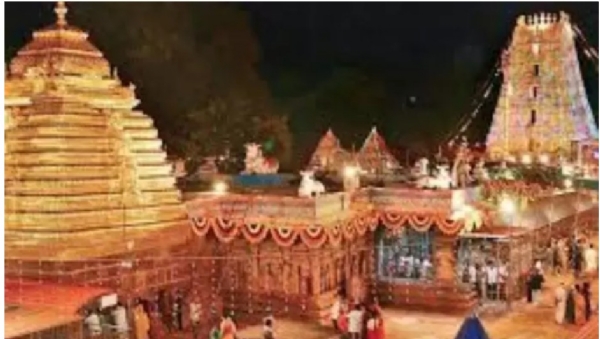 ఉచిత స్పర్శ దర్శనం.. శ్రీశైలానికి పొటెత్తిన భక్తులు