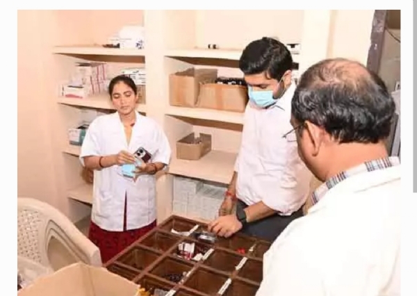 కలెక్టర్ వెంకటేష్ ధోత్రే