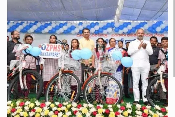 బండి సంజయ్ ఆఫర్..