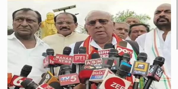 బీసీ కులగణనపై కేంద్రంతో తాడోపేడో తేల్చుకుందాం : వి.హనుమంతరావు