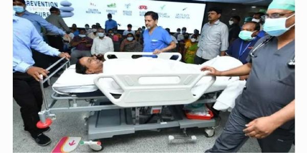 యశోదాలో కెసిఆర్ కు కొనసాగుతున్న చికిత్స … తండ్రికి కవిత పరామర్శ