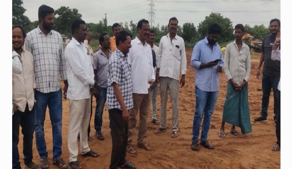 గ్రామస్తుల ఆందోళన