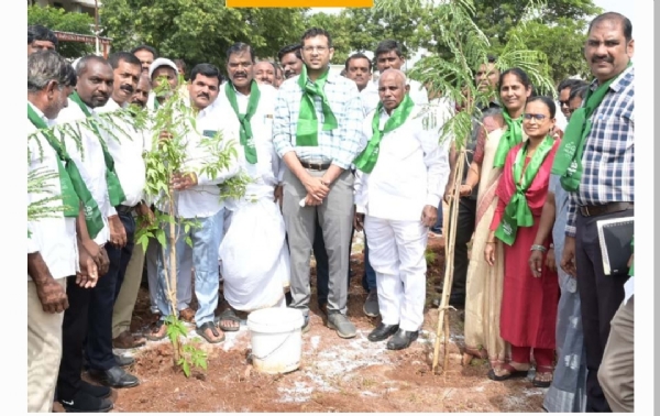 కలెక్టర్ ప్రతీక్‌ జైన్‌