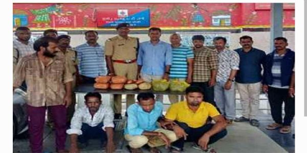 కోణార్క ఎక్స్ప్రెస్లో గంజాయి స్వాధీనం.. నలుగురు నిందితుల అరెస్ట్