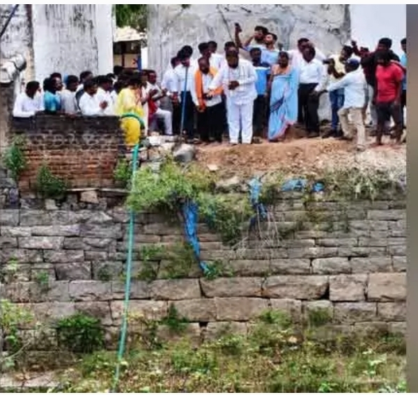 మంత్రి శ్రీహరి