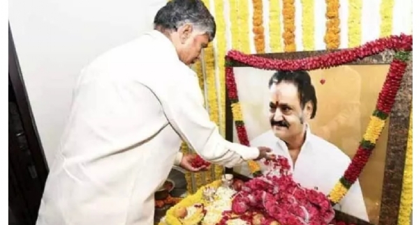 చంద్రబాబు ఘన నివాళి