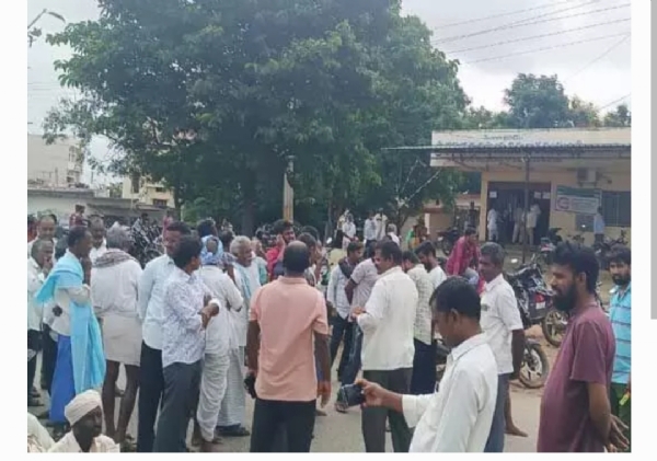 యూరియా రైతుల ధర్నా