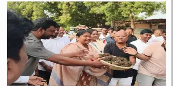ఆలూరులో ఘనంగా కాంగ్రెస్ ప్రభాత్ ర్యాలీ.. పాల్గొన్న మీనాక్షి నటరాజన్, సీతక్క