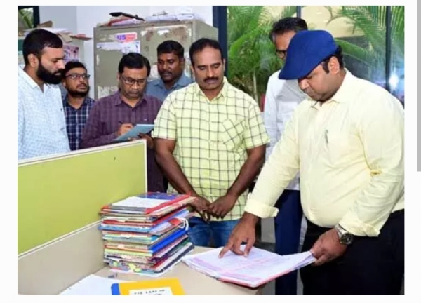 మెదక్ కలెక్టర్