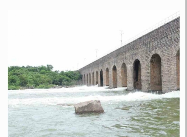 సర్వీస్ రోడ్డు మూసివేత