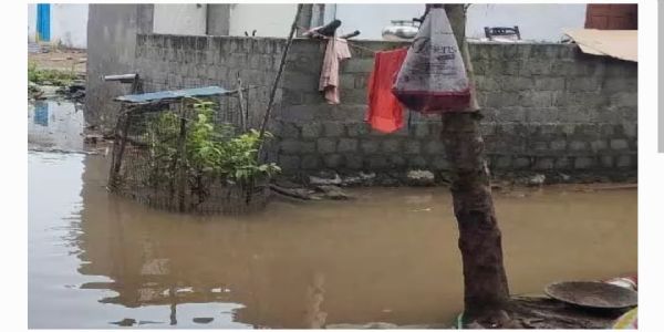హుజురాబాద్లో భారీ వర్షం.. ముంపునకు గురైన లోతట్టు ప్రాంతాలు