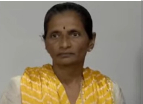 సుజాత అక్క లొంగుబాటు