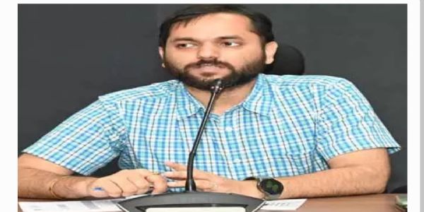ప్రతి విద్యార్థి తల్లి పేరుతో మొక్క నాటి సంరక్షించాలి: ఆసిఫాబాద్ జిల్లా అదనపు కలెక్టర్