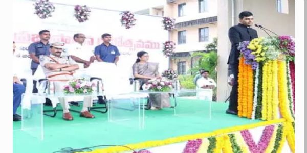 ఉద్యోగులు తమ గౌరవాన్ని కాపాడుకోవాలి : మేడ్చల్ కలెక్టర్ మను చౌదరి