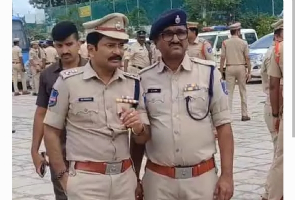 డీసీపీ శ్రీనివాస్