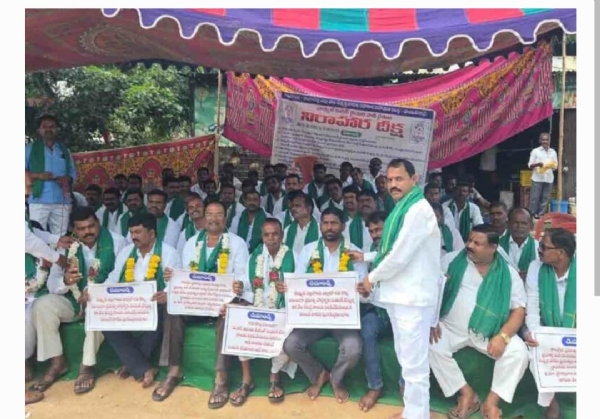 పాడి రైతులు