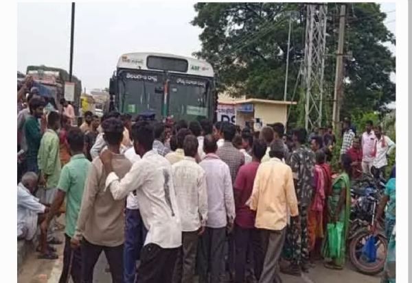 రైతుల ధర్నా