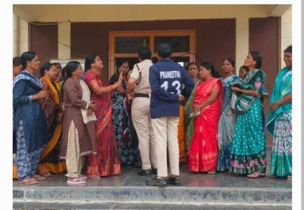 అంగన్వాడి అరెస్ట్