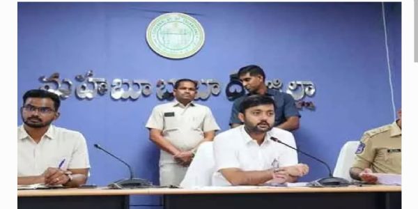 రైతులకు యూరియా సరఫరాకు పకడ్బందీ చర్యలు.. మహబూబాబాద్ కలెక్టర్