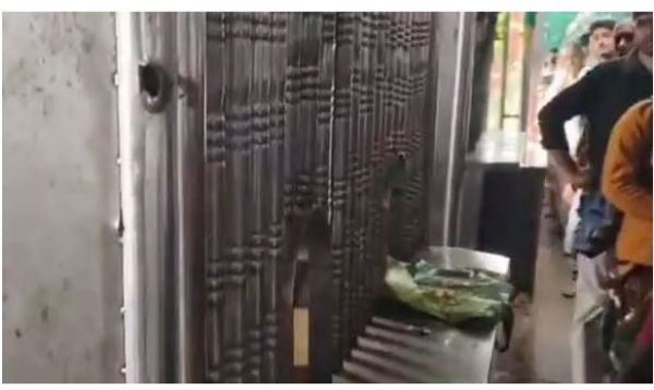 devotees-shocked-by-maintenance-lapses-at-indrakiladri- devotees-shocked-by-maintenance-lapses-at-indrakiladri-