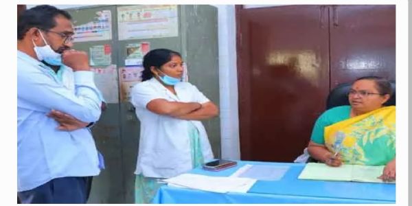 ప్రాథమిక ఆరోగ్య కేంద్రాన్ని ఆకస్మిక తనిఖీ చేసిన సిద్దిపేట కలెక్టర్