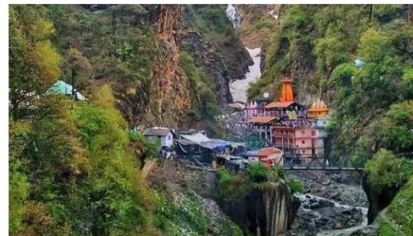 char-dham-yatra-uttarakhand-bans-mobile-phones-inside-temple