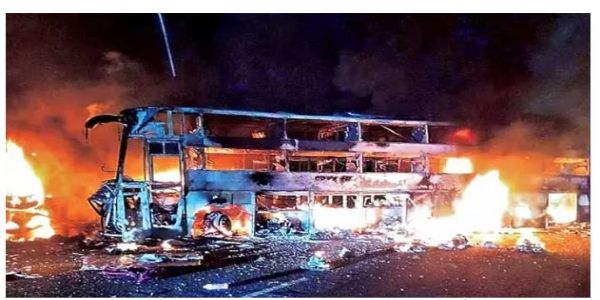 కాలిబూడిదైన ప్రైవేట్ ట్రావెల్స్ బస్సు.. నంద్యాల జిల్లాలో ఘోరప్రమాదం.. స్పాట్‌లోనే..