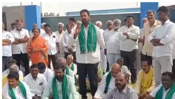 chittoor-mango-farmers-angry-at-juice-factories-511350 chittoor-mango-farmers-angry-at-juice-factories-511350