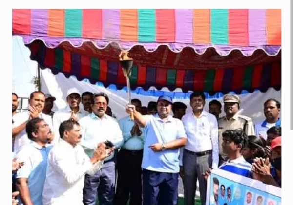 కలెక్టర్ రాహుల్ రాజ్ కలెక్టర్ రాహుల్ రాజ్