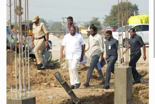 మంత్రి శ్రీహరి