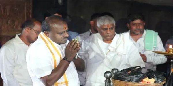 హెచ్.డి. కుమారస్వామి విమర్శలు: స్టింగ్ ఆపరేషన్ ఆరోపణలపై డీకే శివకుమార్ను నిలదీసిన మాజీ సీఎం