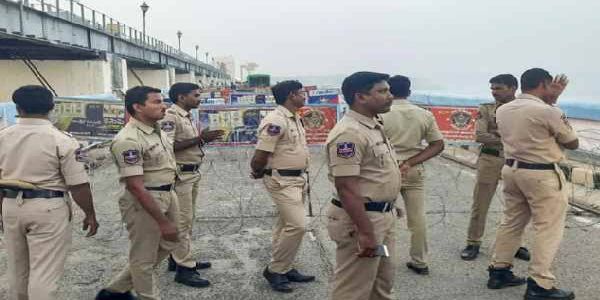 పుంగనూరు నామినేషన్ కేంద్రాల వద్ద పకడ్బందీ బందోబస్తు