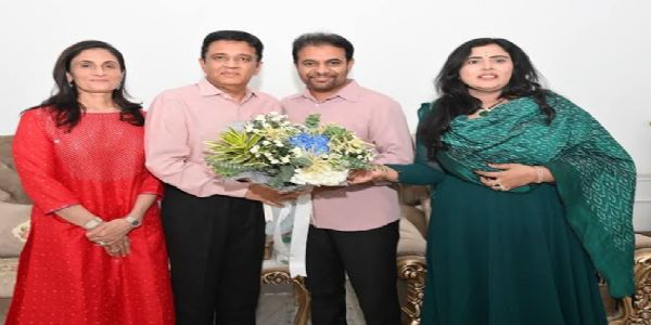 కేటీఆర్ దంపతులను కలిసిన సన్ గ్రూప్ ఛైర్మన్