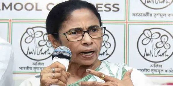 చోర్బగాన్ దుర్గాపూజా పండల్కు అవార్డు కేటాయింపుపై మమతాబెనర్జీ విమర్శలు