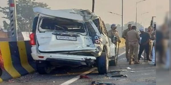 యూపీలో ఘోర రోడ్డు ప్రమాదం.. నలుగురు మృతి