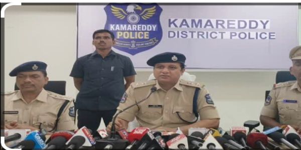 సైబర్ నేరాలపై పోలీసుల అవగాహన సమావేశం