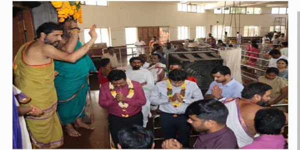 బాసర అమ్మవారి సేవలో దేవాదాయశాఖ కమిషనర్
