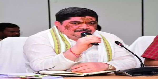 తెలంగాణలో 1.90 లక్షల మంది మహిళలకు డిసెంబర్ 9న కుట్టు మిషన్ల పంపిణీ: మంత్రి పొన్నం ప్రభాకర్ సమీక్ష