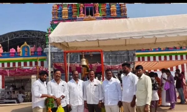 కసాపురం శ్రీ నెట్టికంటి ఆంజనేయస్వామి ఆలయాంలో గిరిజన నాయకుల పర్యటన! కసాపురం శ్రీ నెట్టికంటి ఆంజనేయస్వామి ఆలయాంలో గిరిజన నాయకుల పర్యటన!