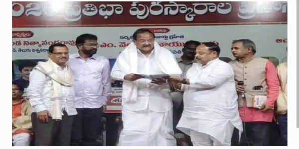 జెపీఎన్సీఈ కళాశాల ఒక సరస్వతీ నిలయం : వెంకయ్య నాయుడు
