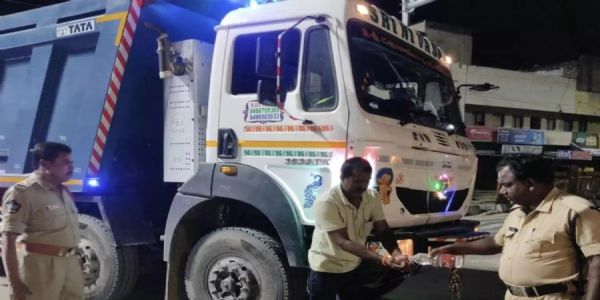 రాయచోటిలో పోలీసు తనిఖీలు