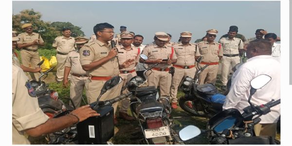చట్ట విరుద్ధ కార్య కలాపాలకు పాల్పడే వారిపై కఠిన చర్యలు.. ఏ ఎస్పి
