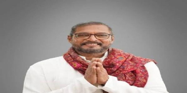పూణేలో అధికారిక లాంఛనాలతో ప్రముఖ నటుడు నానా పటేకర్   అంత్యక్రియలు