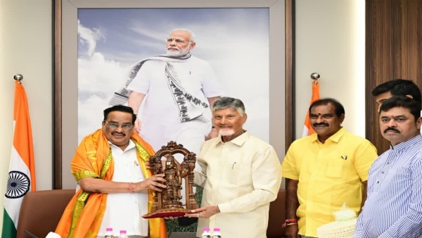 ఈ సమావేశంలో టీడీపీ ఎంపీలు పాల్గొన్నారు. ఈ సమావేశంలో టీడీపీ ఎంపీలు పాల్గొన్నారు.