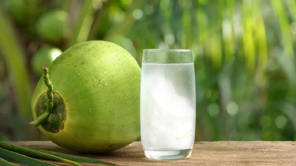 /health-benefits-of-drinking-coconut-water-on-an-empty-stomach